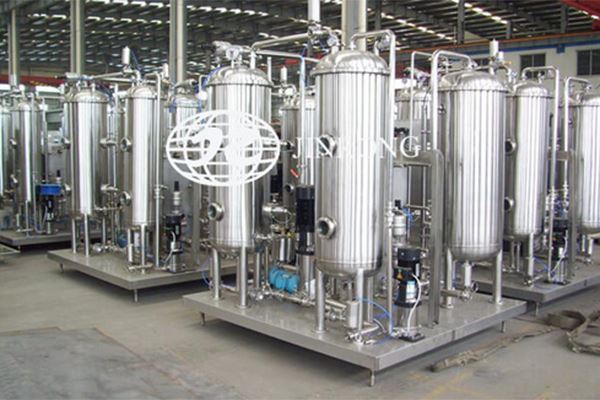 محطة تحضير المشروبات الغازية الآلية (خلاط وجهاز كربنة CO2)